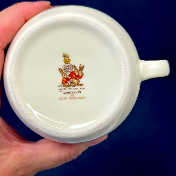 Vintage Royal Doulton “Bunnykins” fine bone china child’s mug - Picture 7 of 7